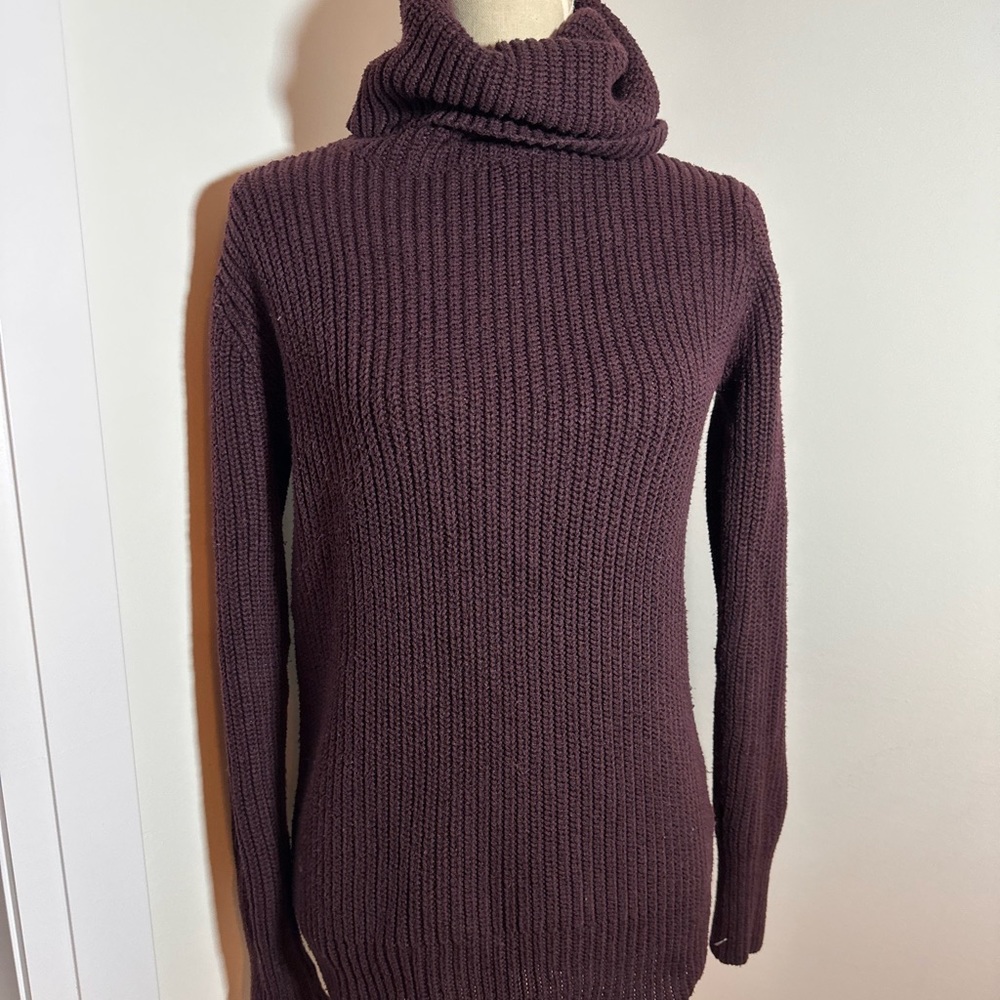 Abercrombie burgundy knit sweater